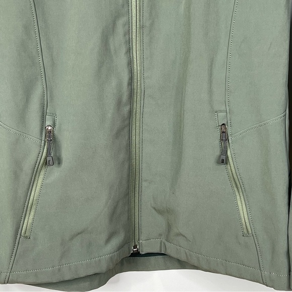 Patagonia Sidesend Stretchy Softshell Jacket in Hemlock Green - Picture 2 of 7